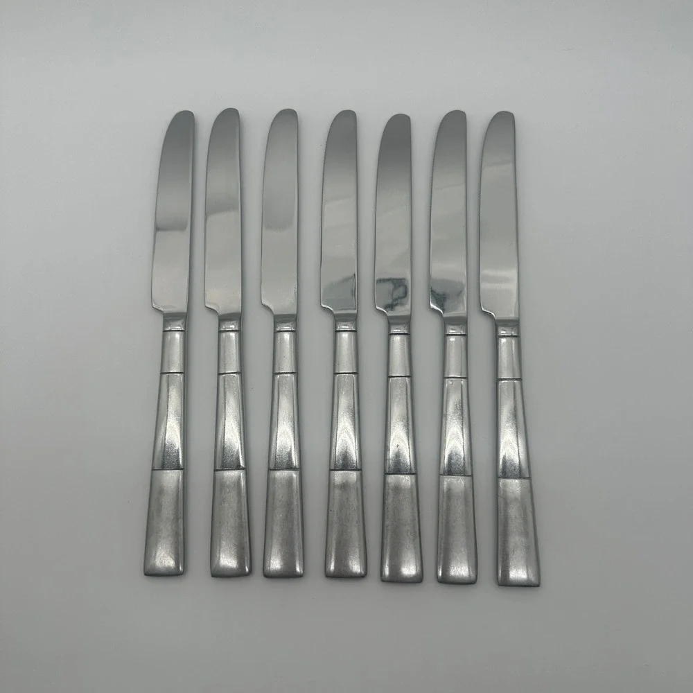 Oneida Echo Stainless Steel Dinner Knives Set of 7 Modern Flatware 9.25in